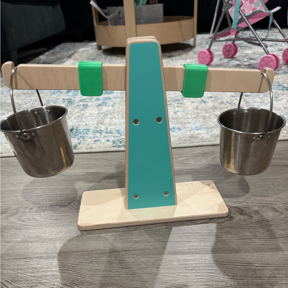 Lovevery Every Which Weigh Scale & Pails